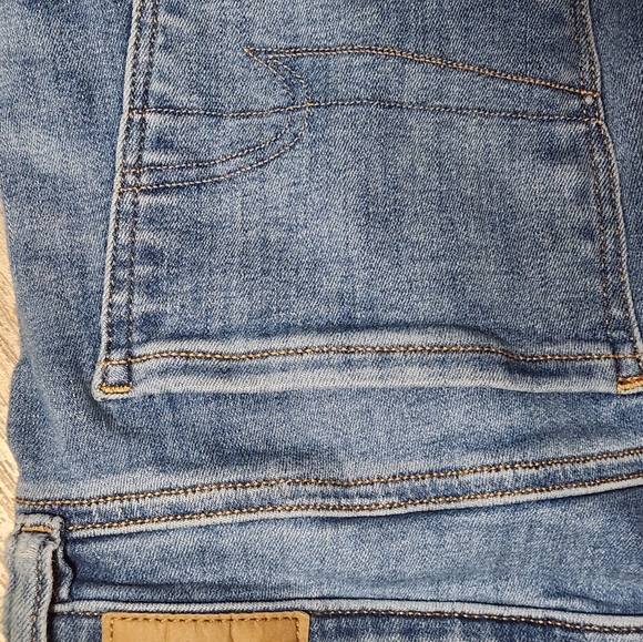 American Eagle Women's Jeans - size 6 - Picture 6 of 9